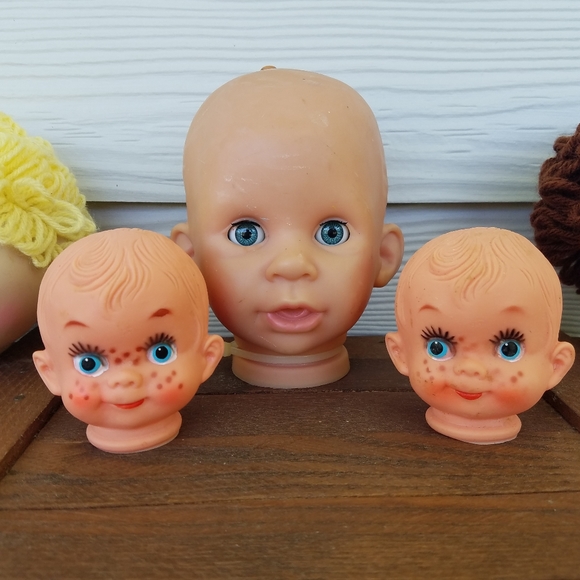 Random Vintage lot of 5 Doll Heads Plastic Randtoy Lee Ward Odd Doll Heads Diy - Picture 6 of 8